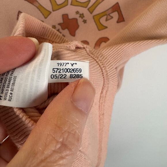 American Eagle Women’s M Cropped Ribbed Band Tee Willie Nelson Pink Graphic Top - Picture 9 of 9